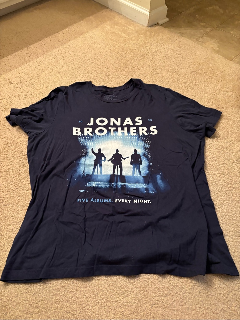 Jonas Brothers tee, 2023 tour, 2XL